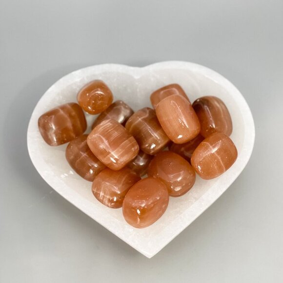 Selenite Charging Heart Shape Bowls Crystal Cleansing XL Huge Size Over 1.5 lbs. - Picture 3 of 7